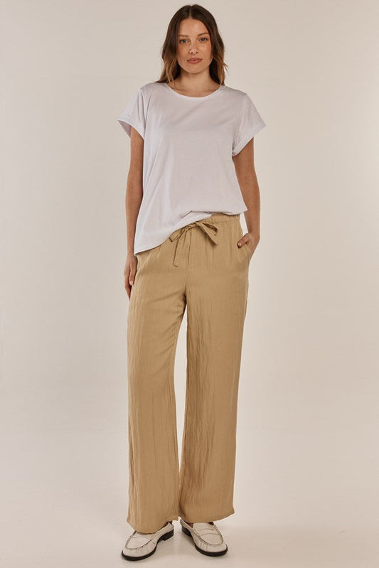 Image of a model wearing Pants. Productname: Betty Basics Sutton Relax Pant Beige in Beige colour by brand - Betty Basics