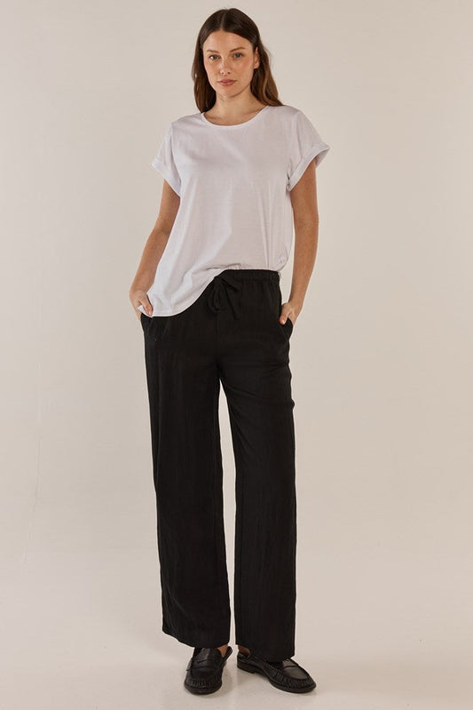 Image of a model wearing Pants. Productname: Betty Basics Sutton Relax Pant Black in Black colour by brand - Betty Basics