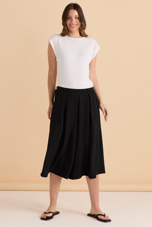 Image of a model wearing Pants. Productname: Betty Basics Rae Relax Culotte Black in Black colour by brand - Betty Basics