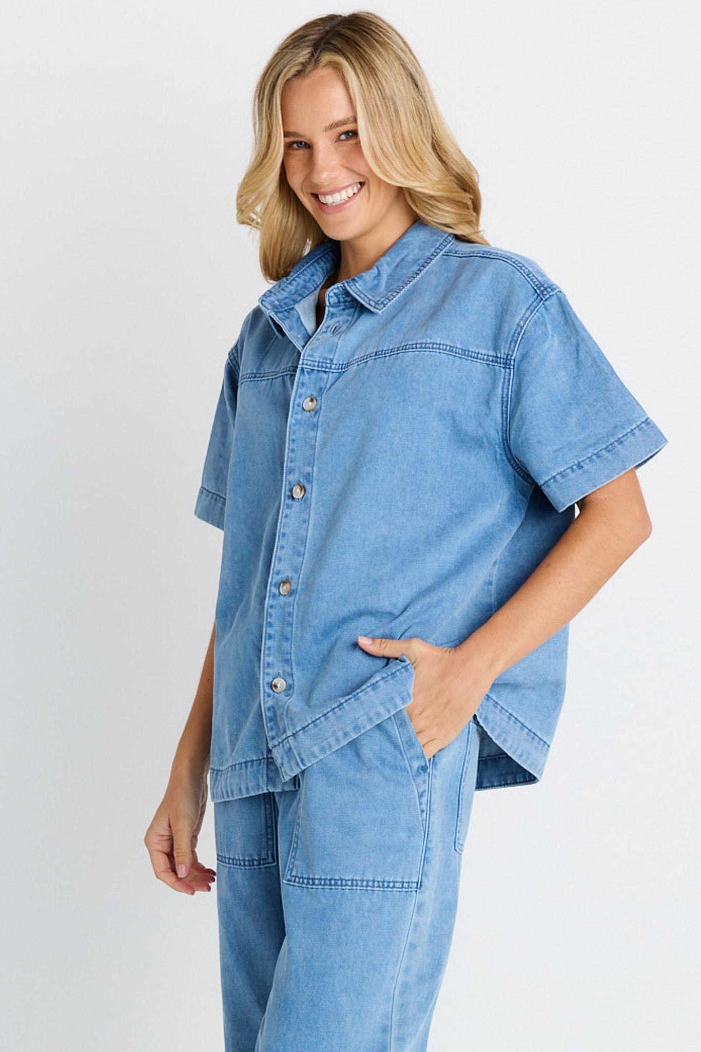 Betty Basics Quinn Cotton Shirt (Blue Medium)
