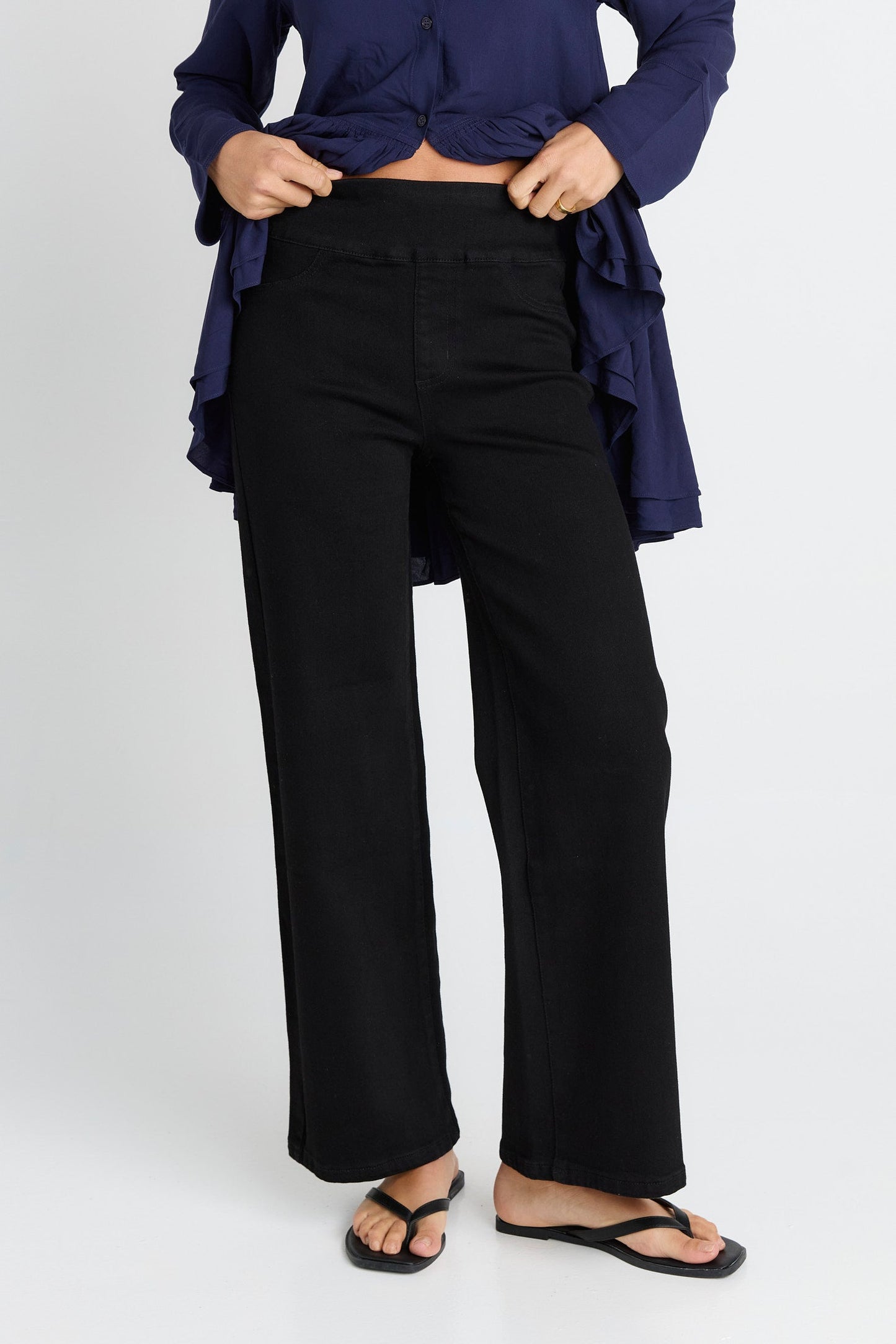 Betty Basics Straight Stretch Jean (Black)