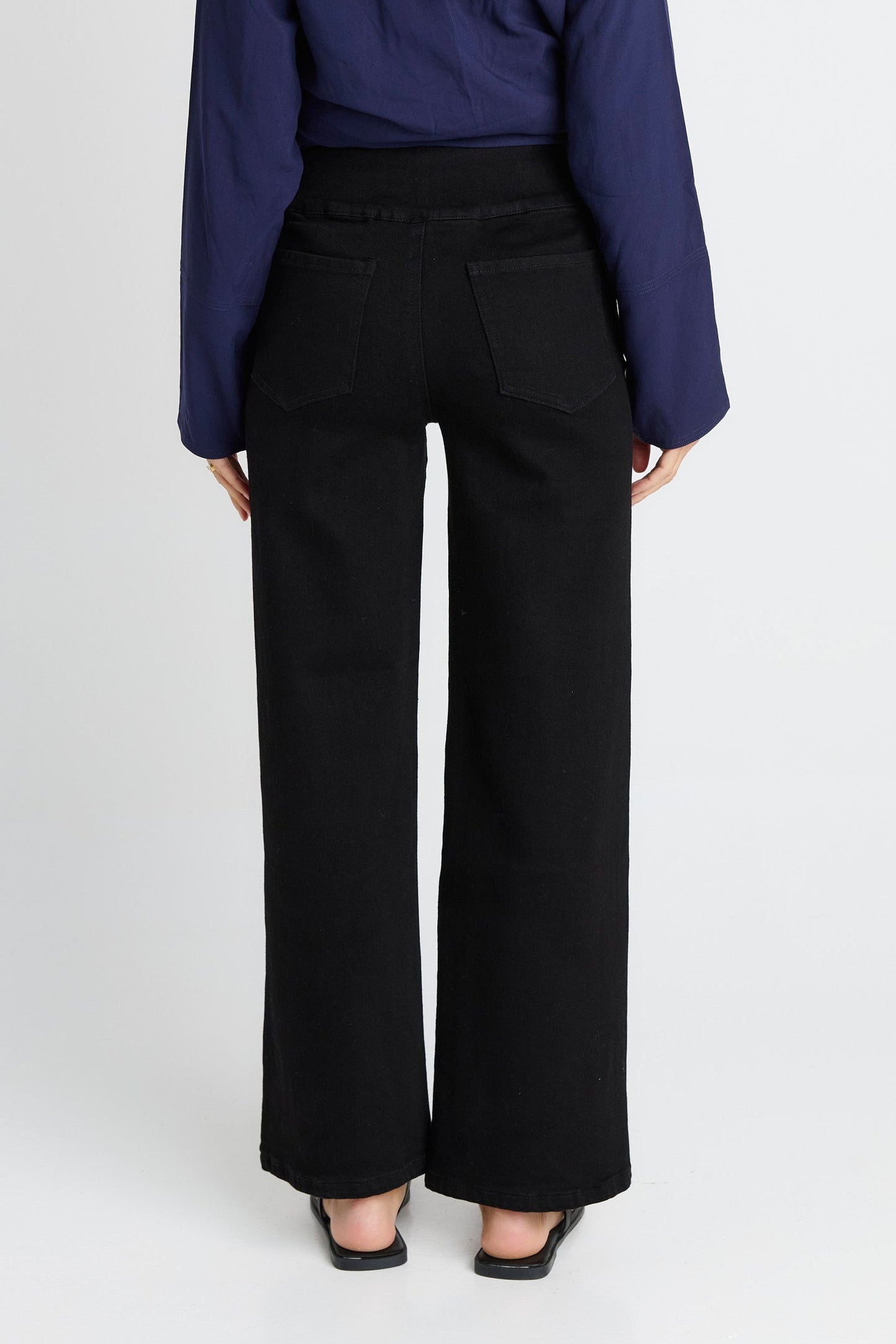 Betty Basics Straight Stretch Jean (Black)