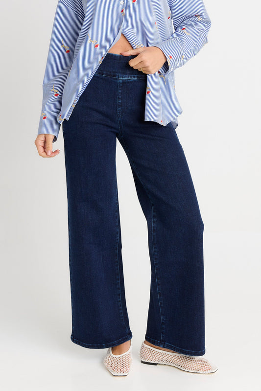 Betty Basics Straight Stretch Jean (Indy Blue)