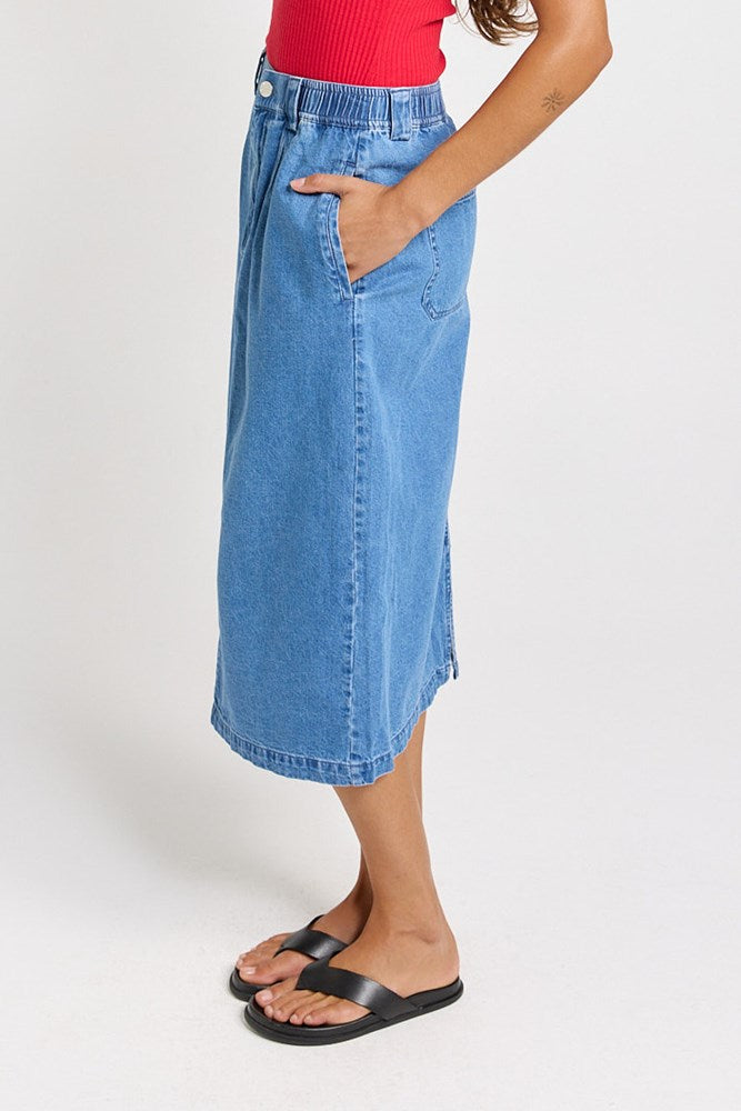 Betty Basics Solange Midi Denim Skirt (Medium Wash)