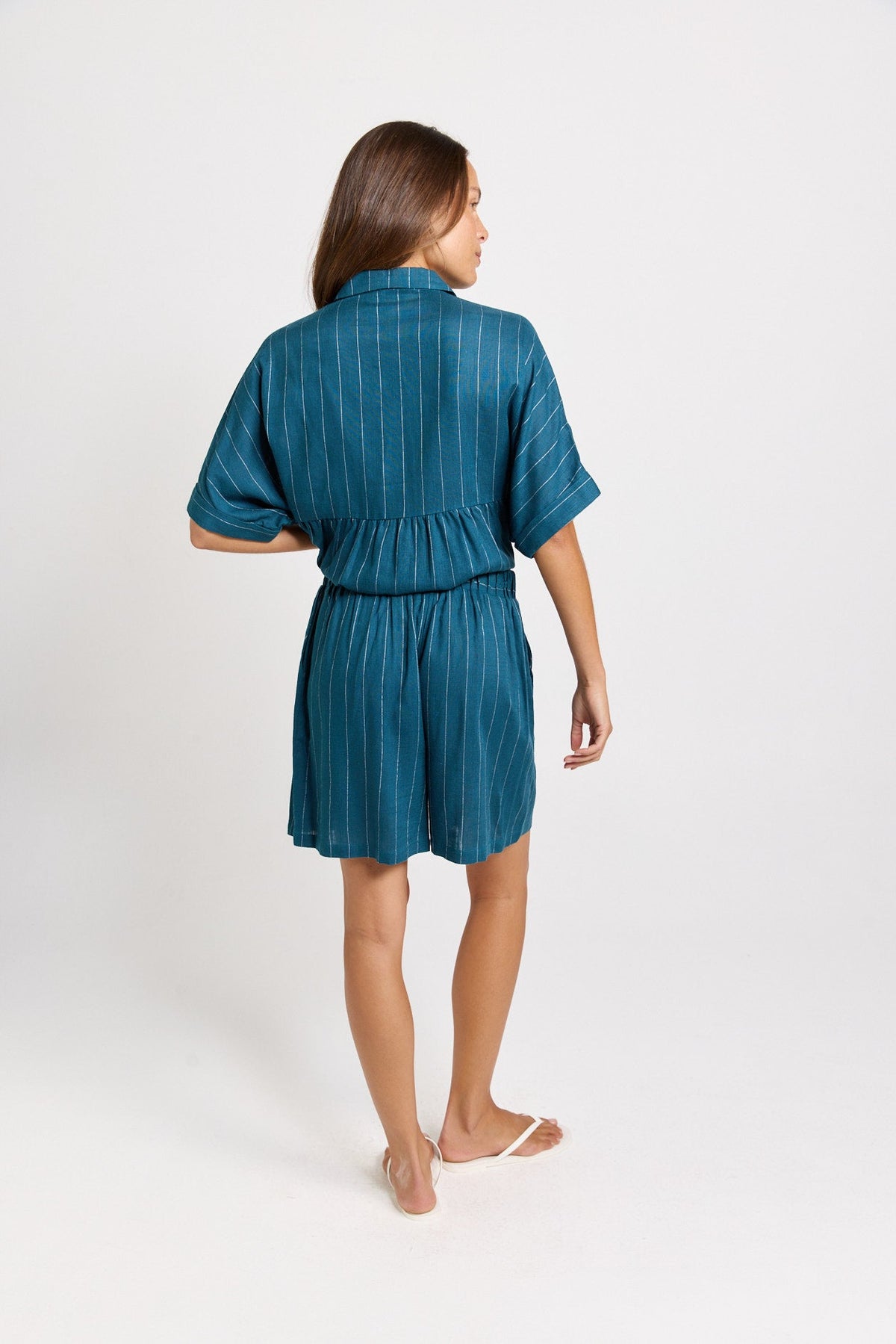 Betty Basics Palm Linen Blend Relax Shorts (Teal/White Stripe)