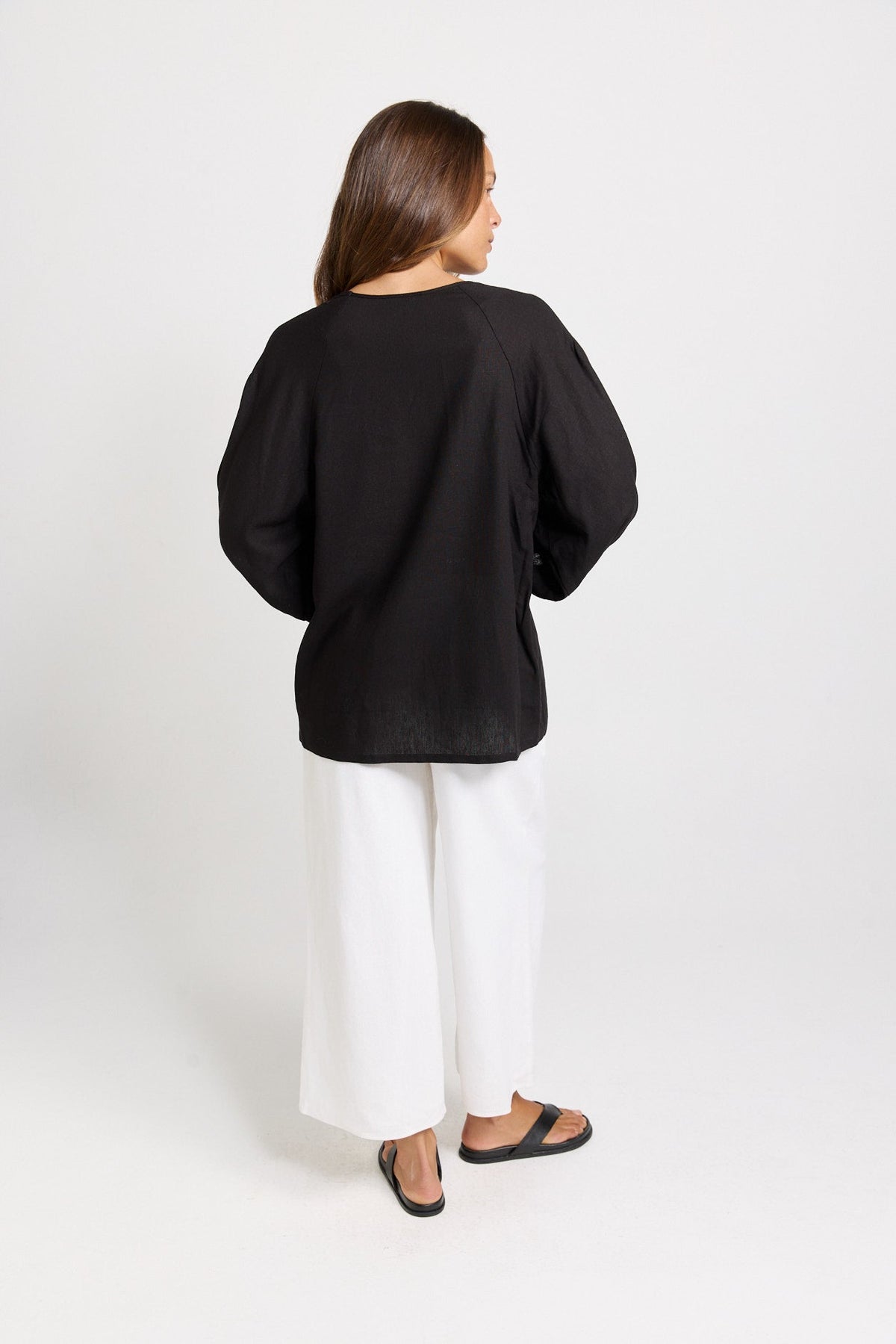 Betty Basics Bella Linen Blend Blouse (Black)