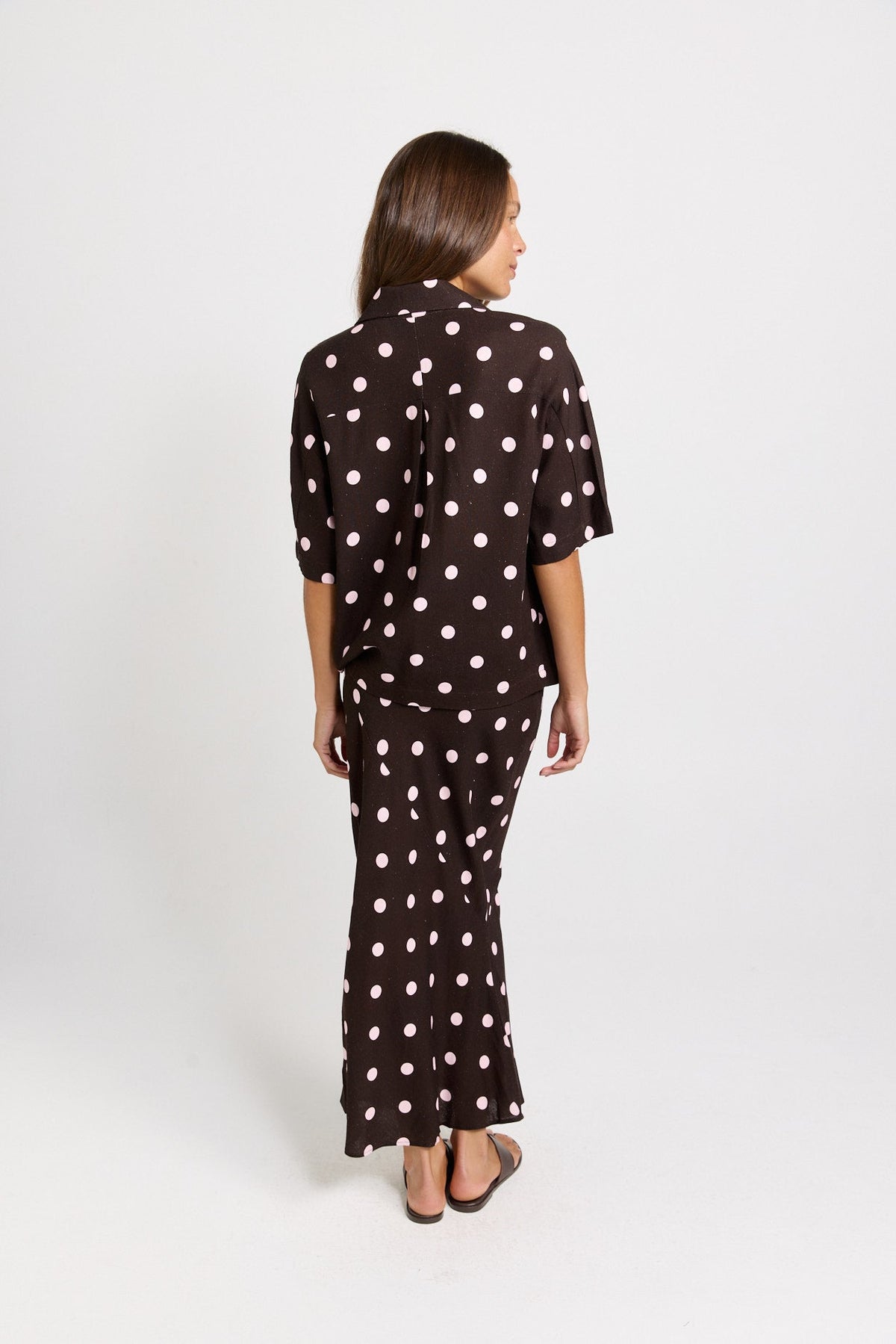 Betty Basics Sable Linen Blend Shirt (Pink/Choc Polka Dot)