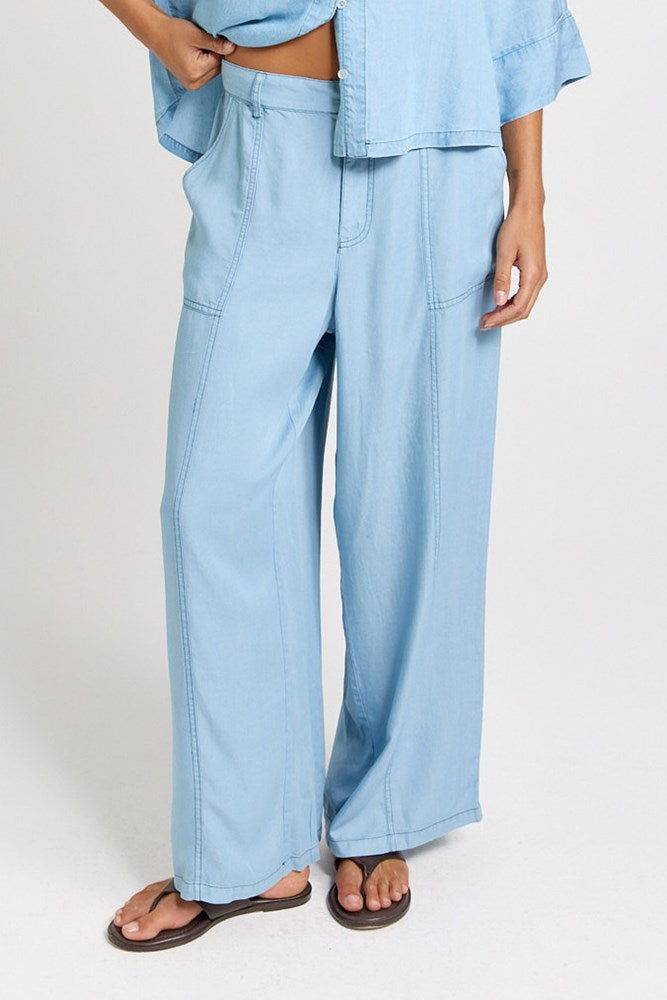 Betty Basics Emmy Lyocell Wide Leg Pant (Mid Wash)