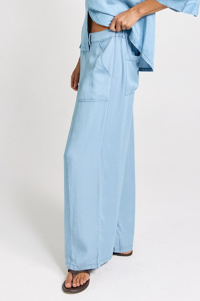 Betty Basics Emmy Lyocell Wide Leg Pant (Mid Wash)