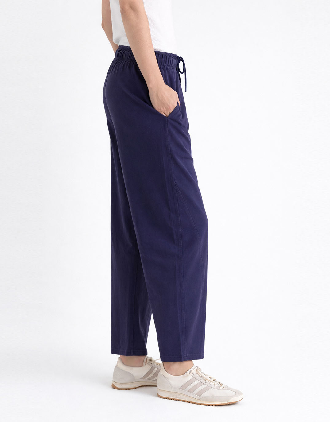 Betty Basics Barrel Leg Sweatpant (Navy)