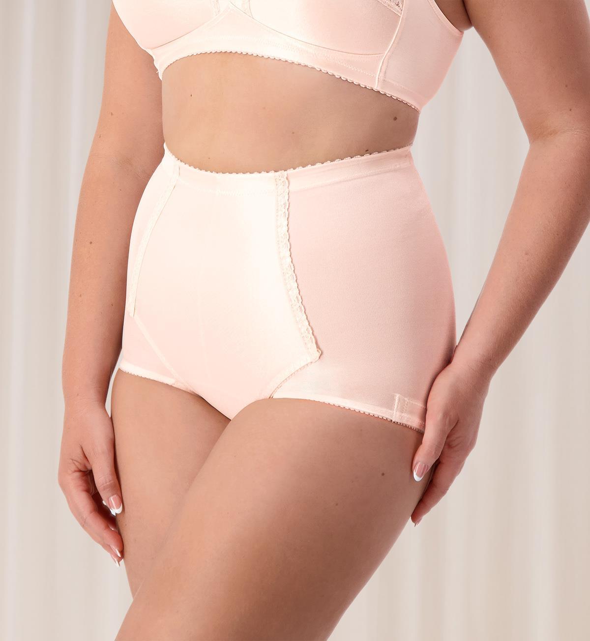 Triumph Belform Shapewear Brief (Fresh Powder)