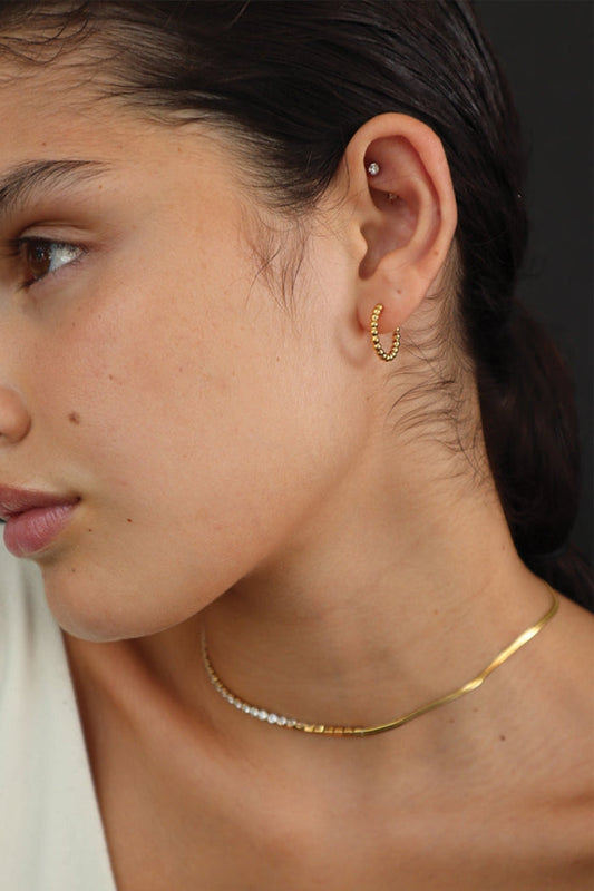 Reliquia Jewellery Isolde Huggies in (Gold)