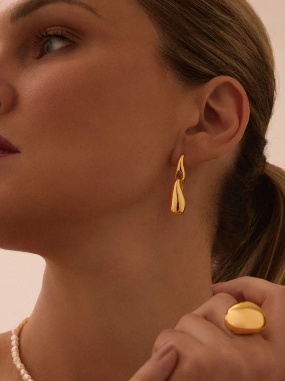BLING BAR RENATA DROP EARRINGS (Gold)