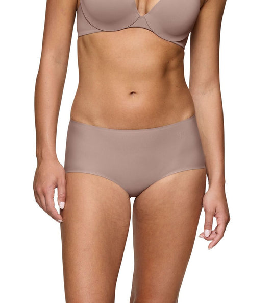 Image of Briefs. Productname: Triumph Body Make Up Illusion Smooth Short in Chocolate Mousse colour by brand - Triumph