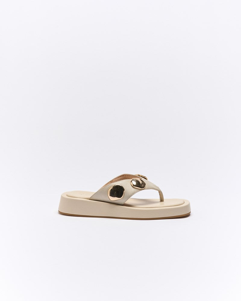 Image of Slippers. Productname: Walnut Melbourne Boston Leather Slide in Vanilla colour by brand - Walnut Melbourne