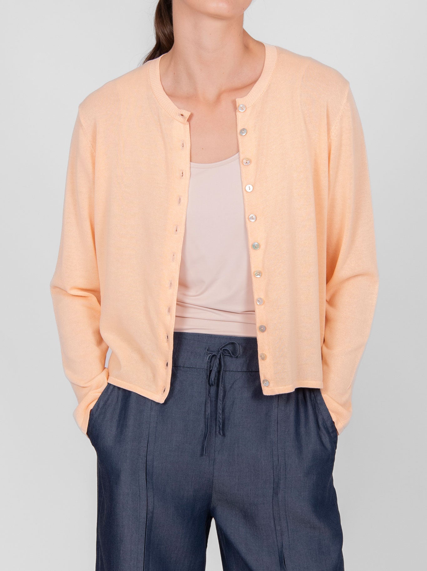 BRIDGE & LORD CURVED HEM CARDI (Black)
