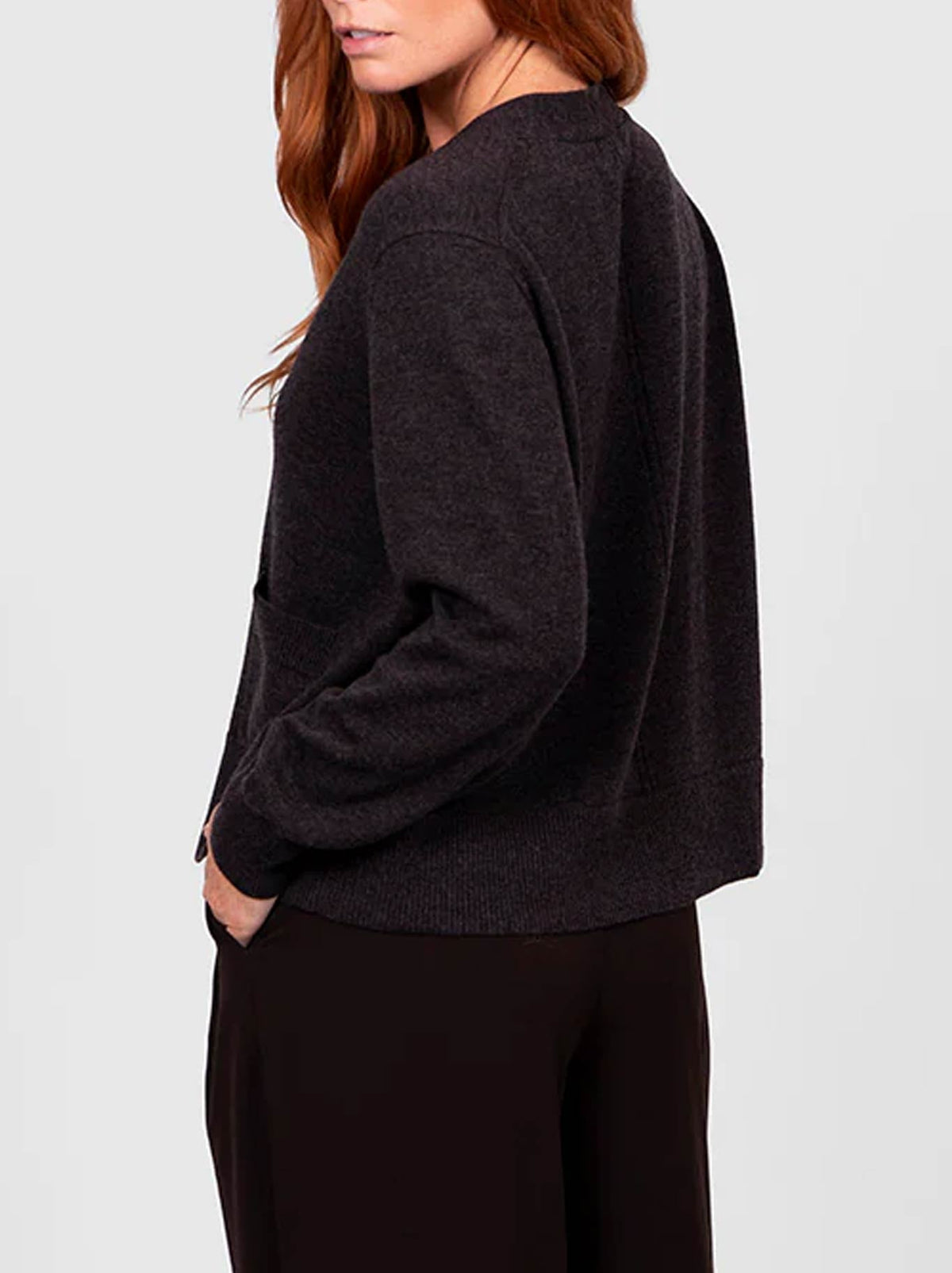 BRIDGE & LORD VEE RELAXED CROP CARDI (Olive)