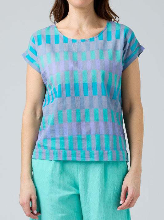 Image of a model wearing Tops. Productname: CAKE VICKY ROUND NECK in Birdie colour by brand - Cake