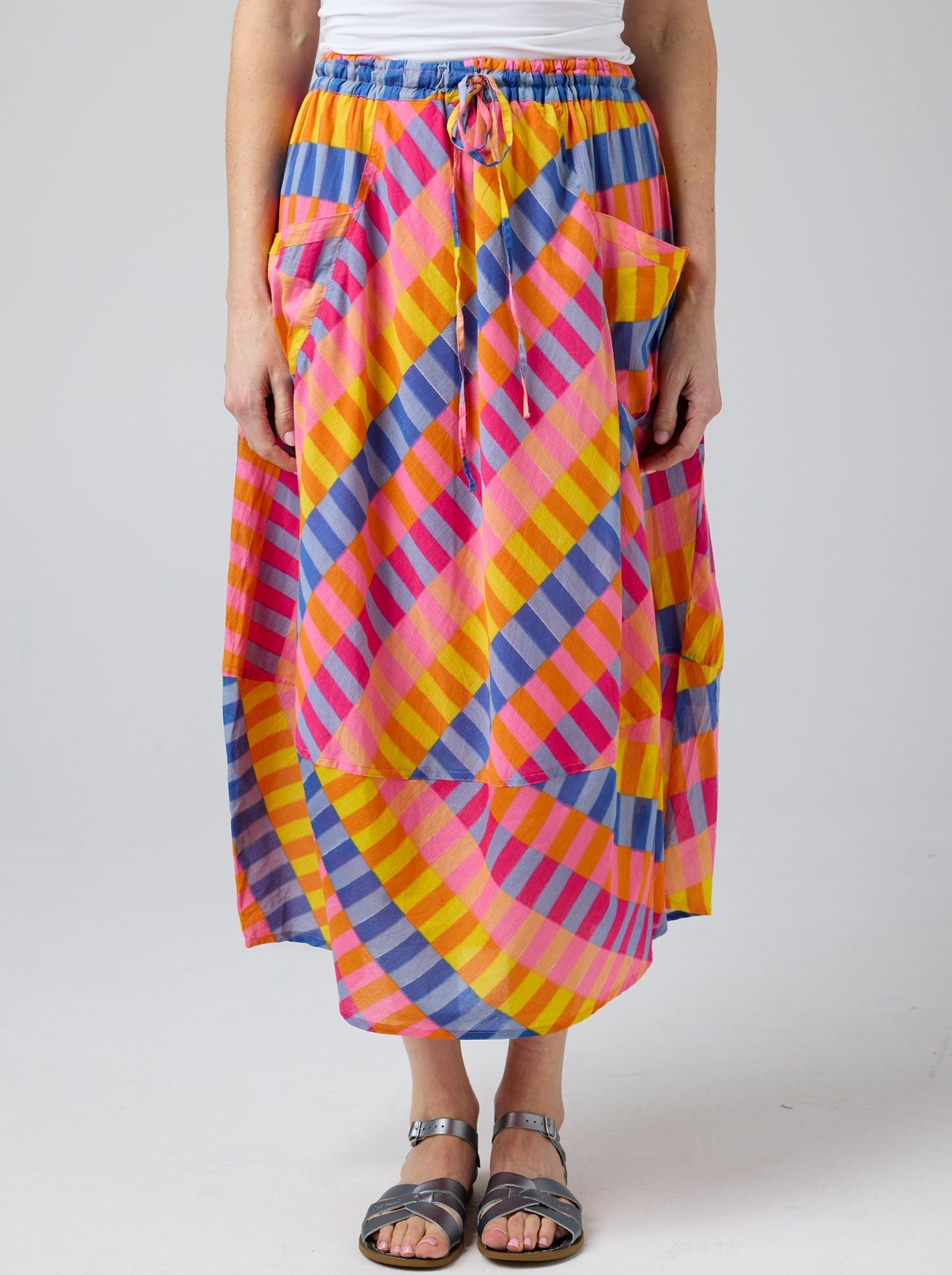 Image of a model wearing Skirts. Productname: CAKE POCKET PANEL SKIRT in Birdie colour by brand - Cake
