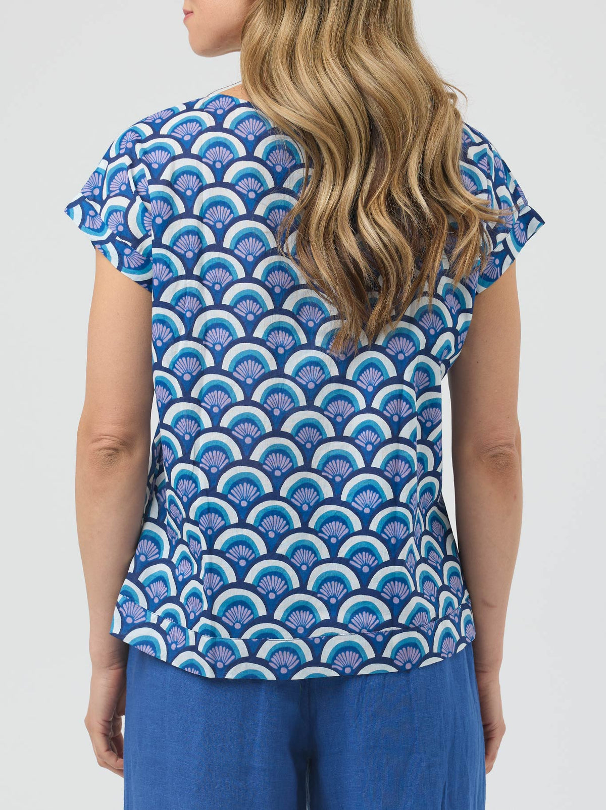 Cake Vicky Round Neck (Blue Arches)