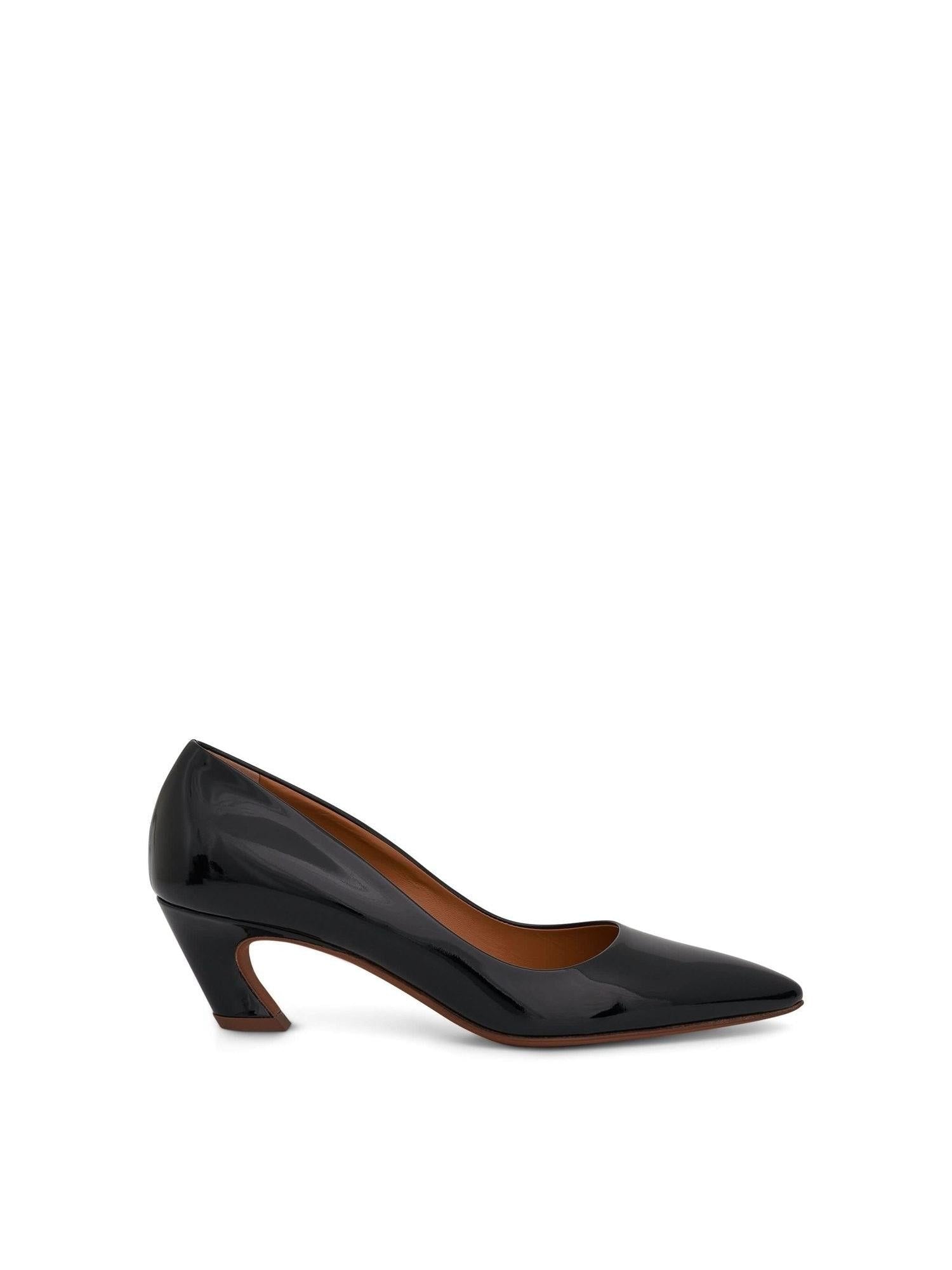 Image of Others. Productname: CHLOE Oli Pump in Black colour by brand - CHLOE