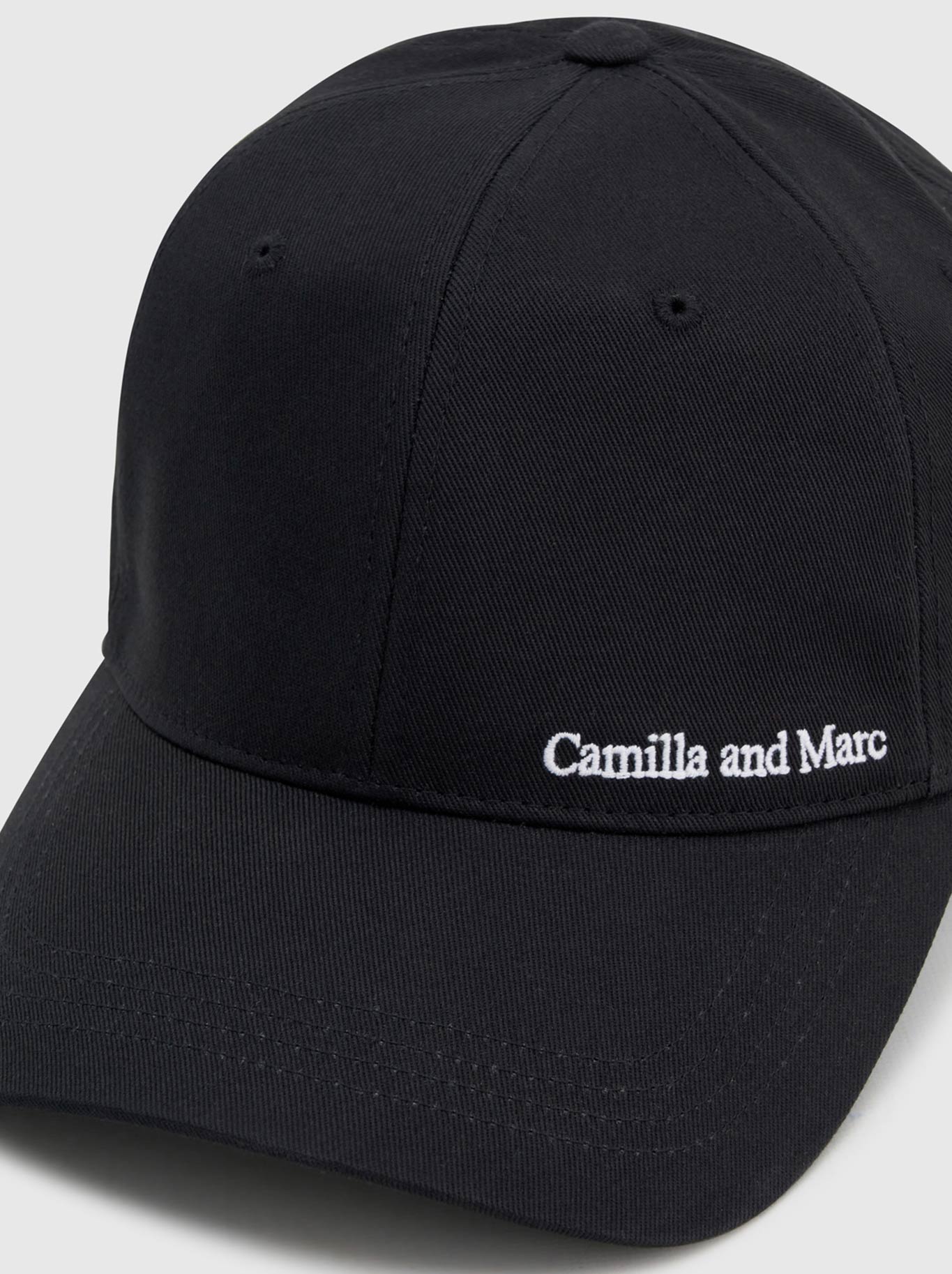 CAMILLA AND MARC THOME EMBROIDERED CAP (Black)