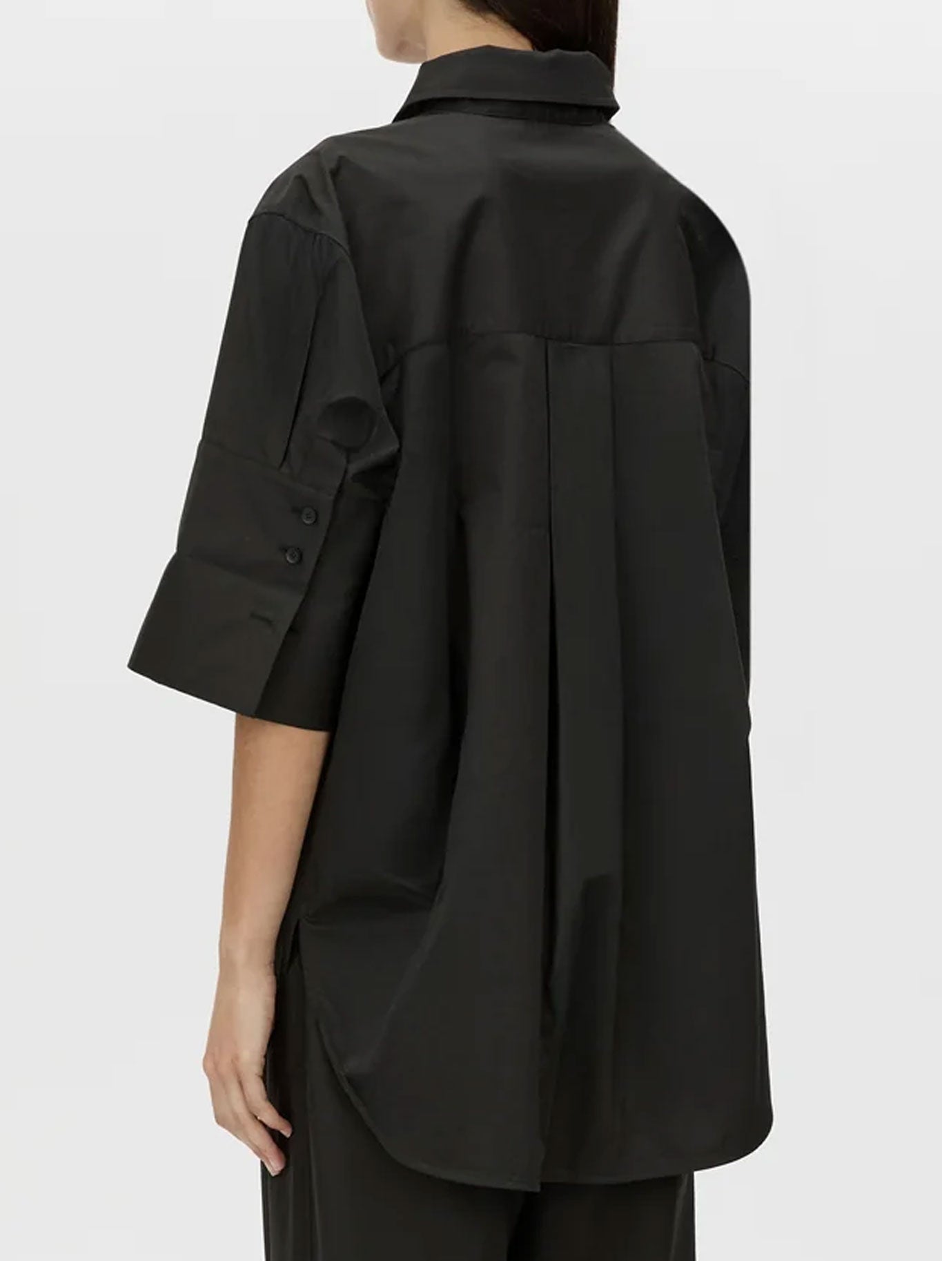 CAMILLA AND MARC WINSLOW SHORT SLEEVE SHIRT (Black)