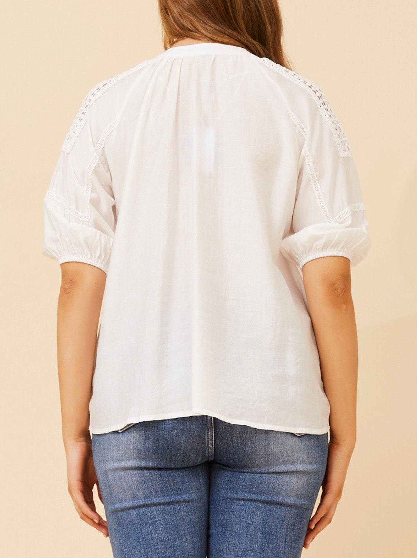 CAROLINE K MORGAN LACE DETAIL TOP (White)