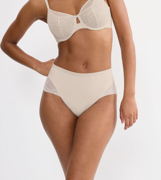 Image of Briefs. Productname: Triumph Comfort Contour Maxi Brief in Nude Beige colour by brand - Triumph