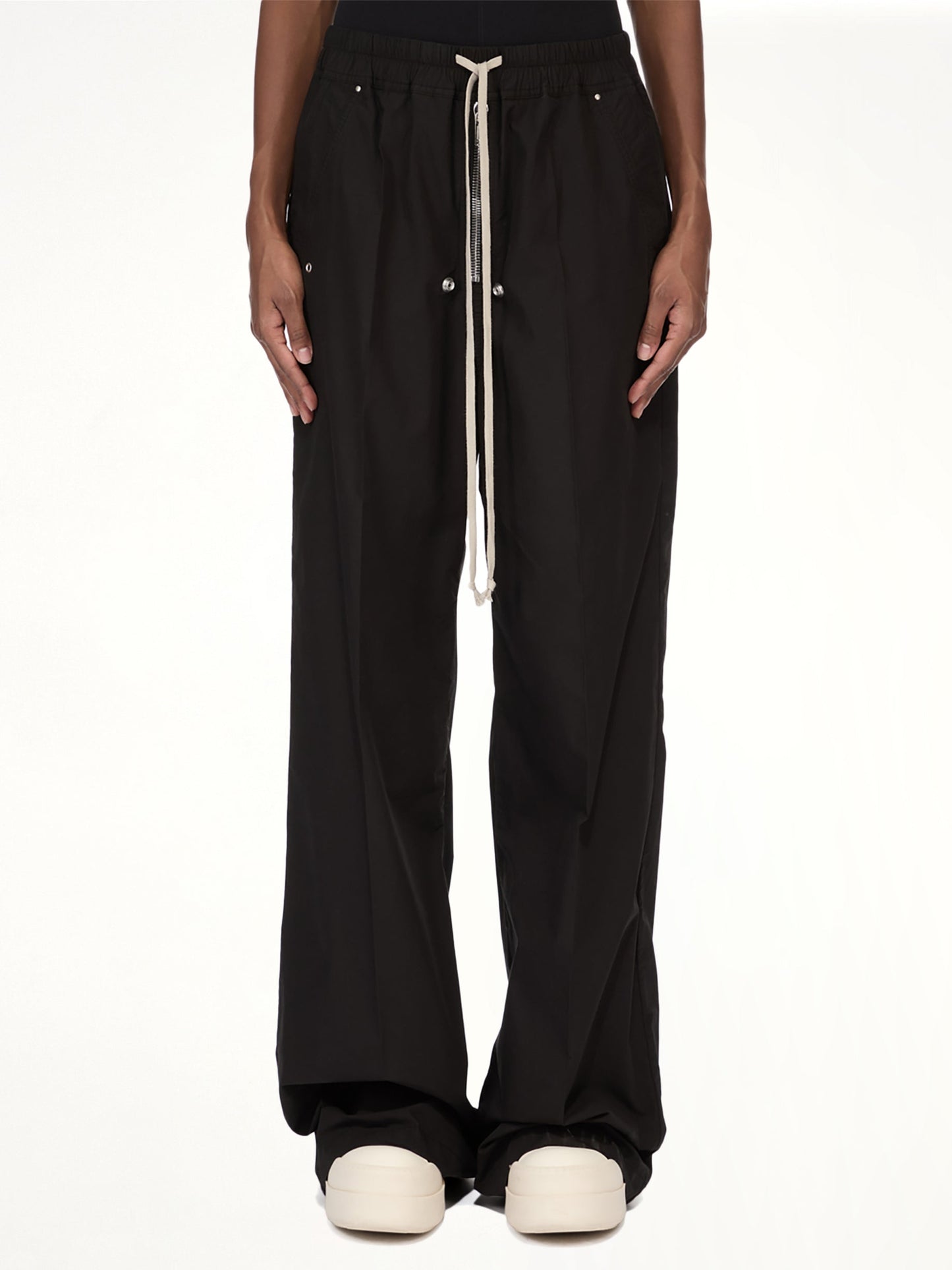 Image of a model wearing Pants. Product name - Geth Belas in Black colour by brand - RICK OWENS DRKSHDW