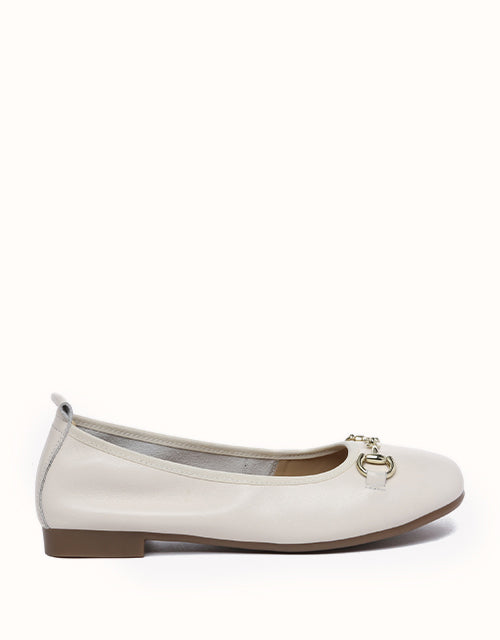 Image of Flats. Product name - EVERAU® Blake Flats in Cream colour by brand - Everau