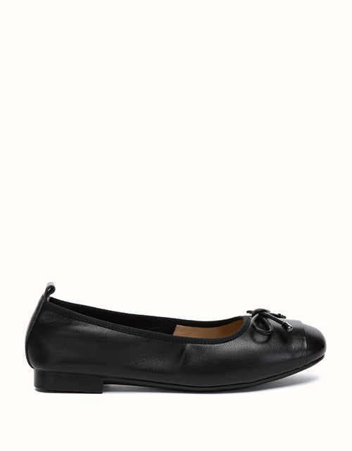 Image of Flats. Product name - EVERAU® Suvel Flats in Black colour by brand - Everau