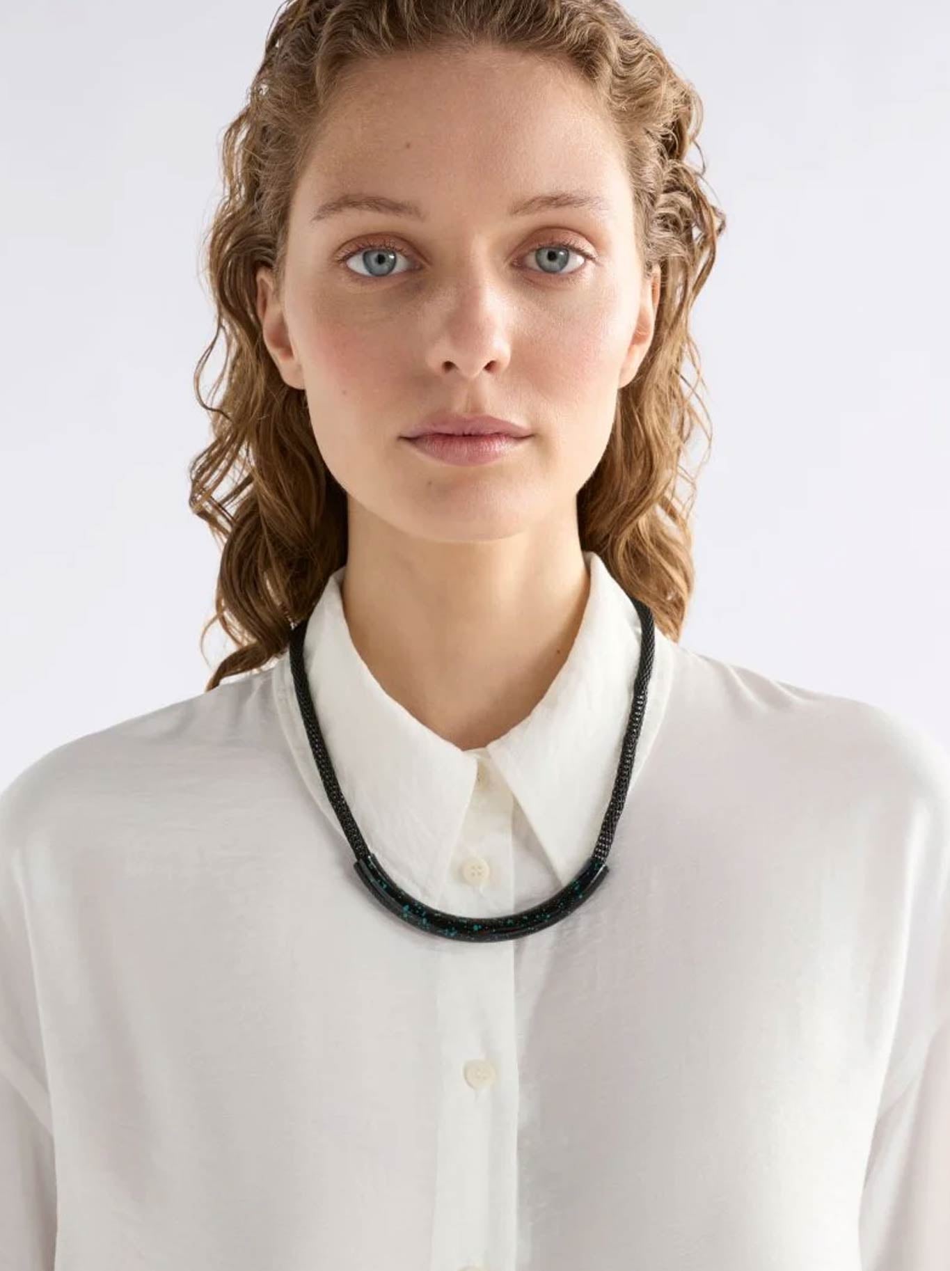 Elk Alsmen Necklace (Black)