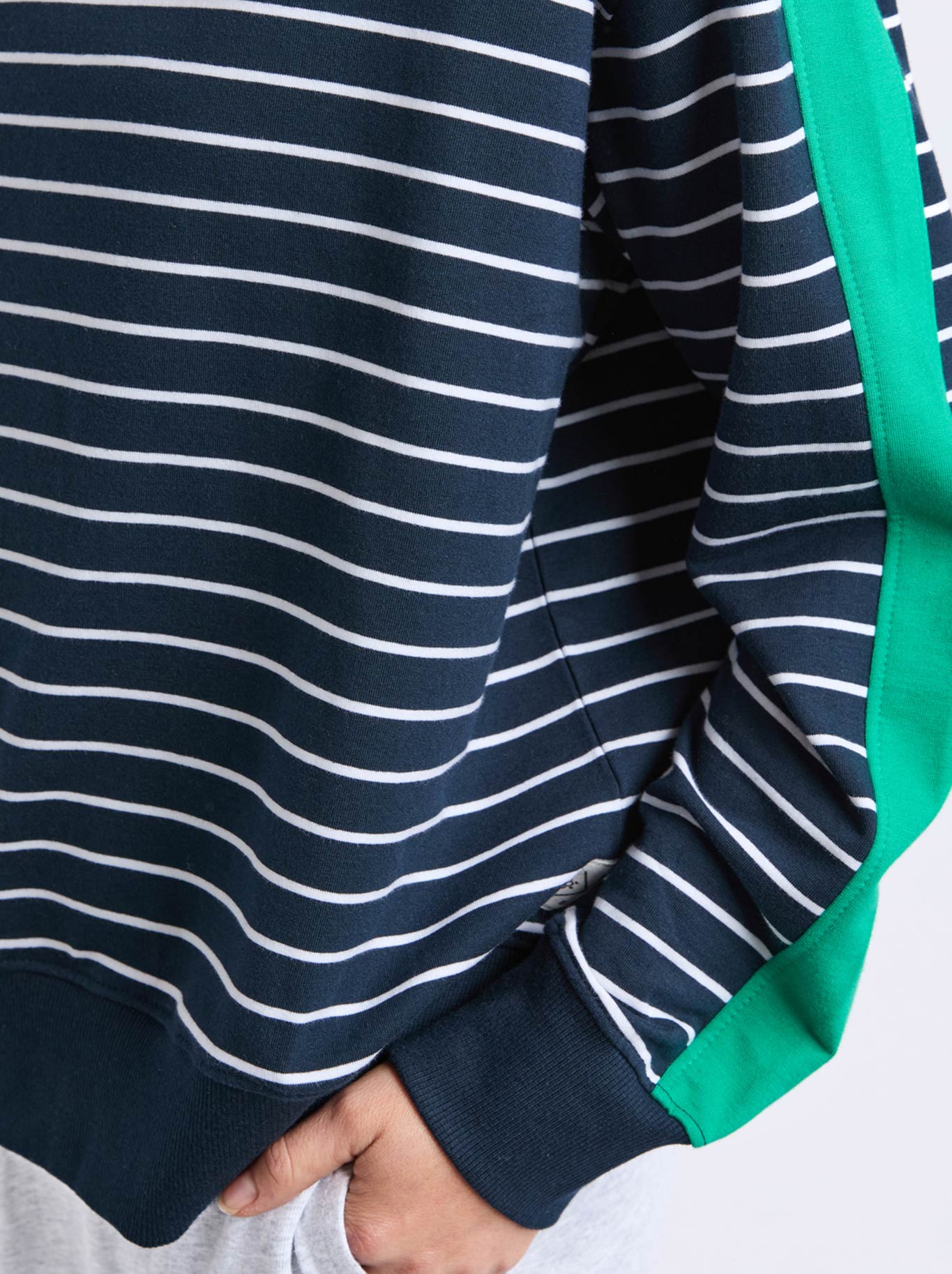 ELM STRIPE SLOANE CREW (Navy White Stripe)