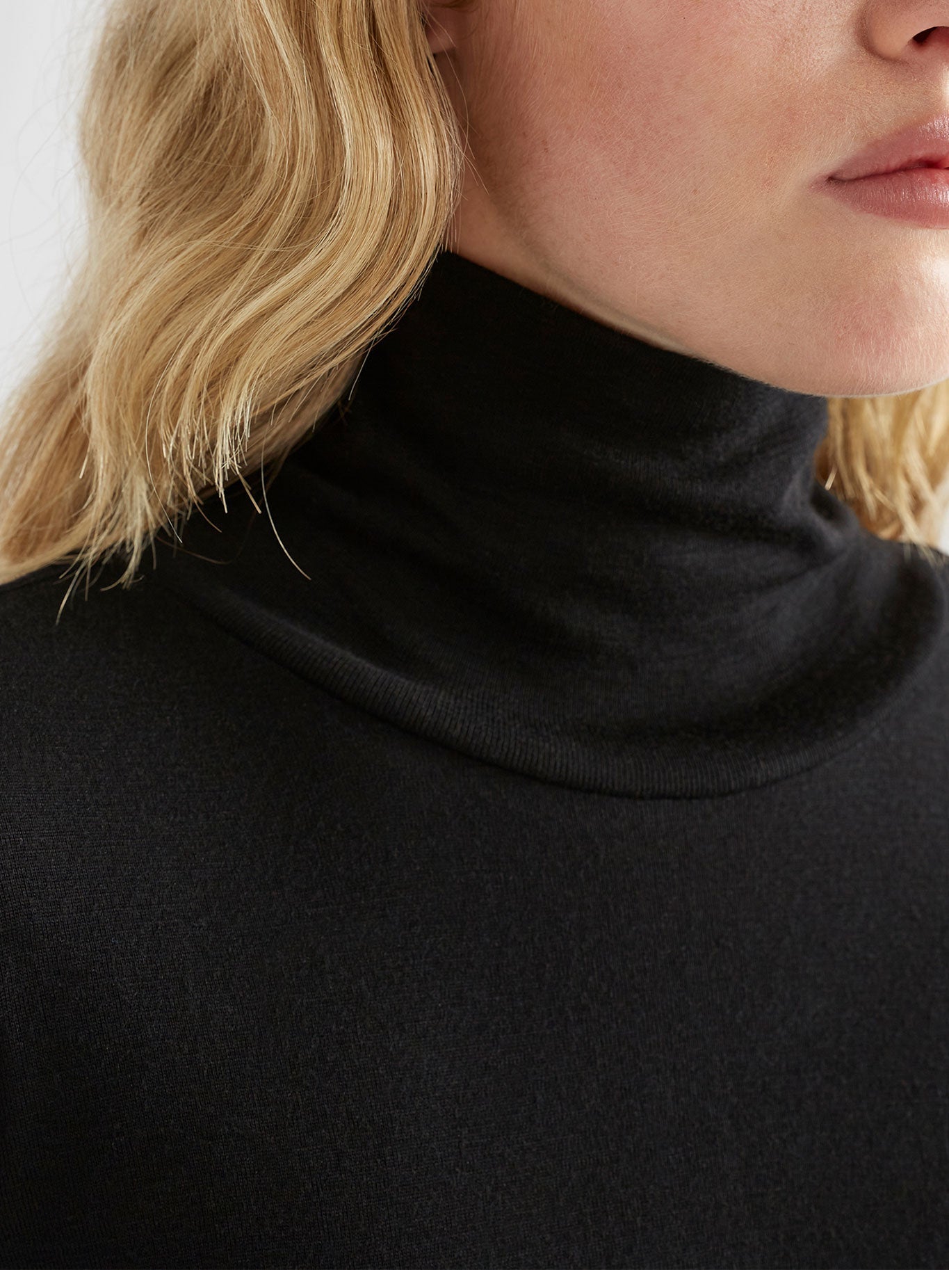 ELK MERINO LONG SLEEVE SKIVVY (Black)