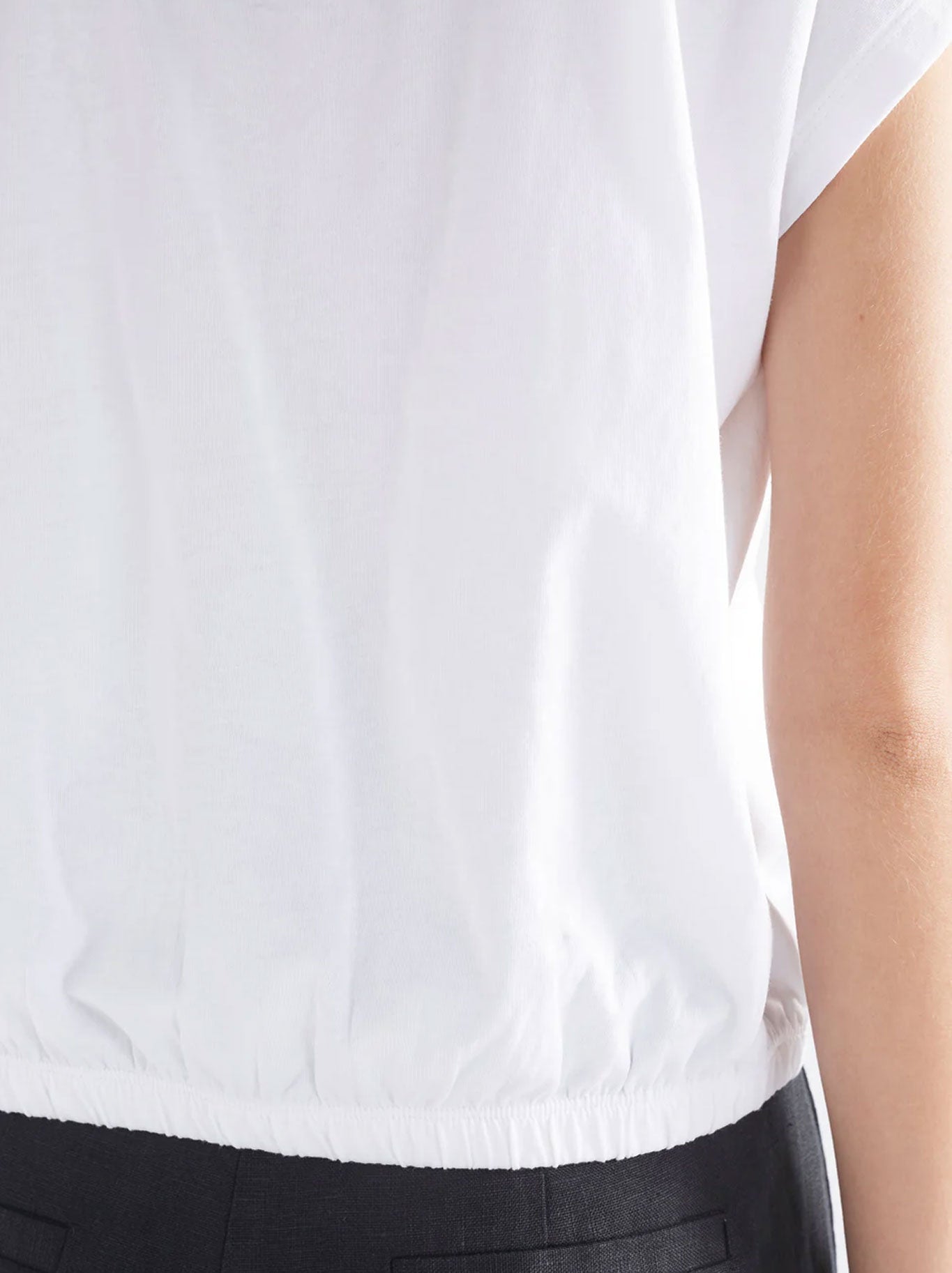 ELK KRUIS TEE (Black)