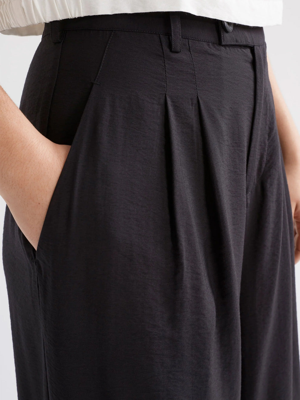 Elk Pressa Pant (Black)