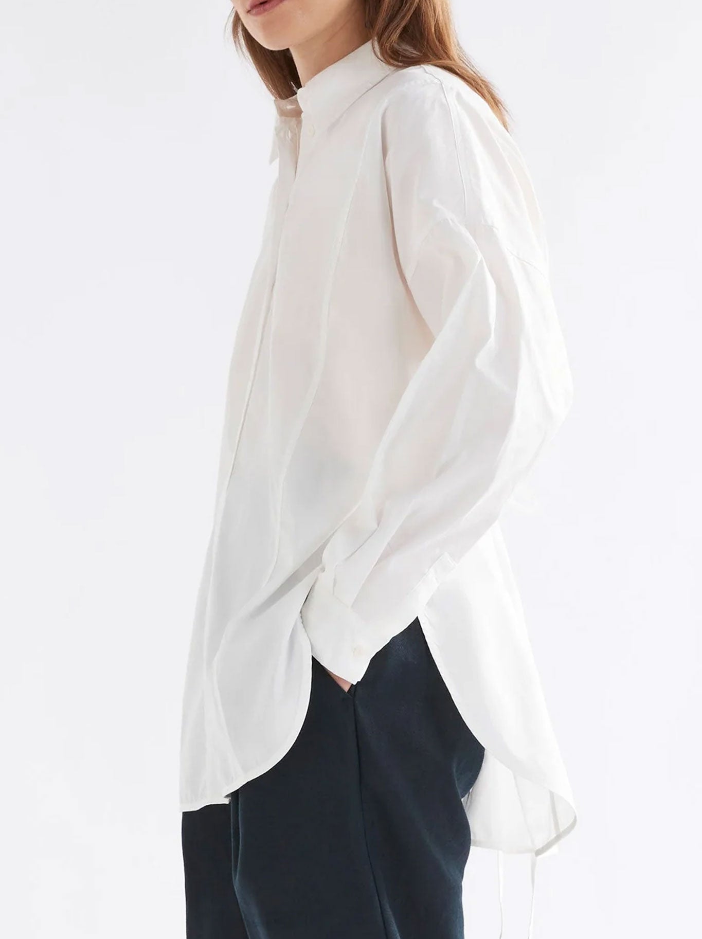 ELK TIGA SHIRT (White)