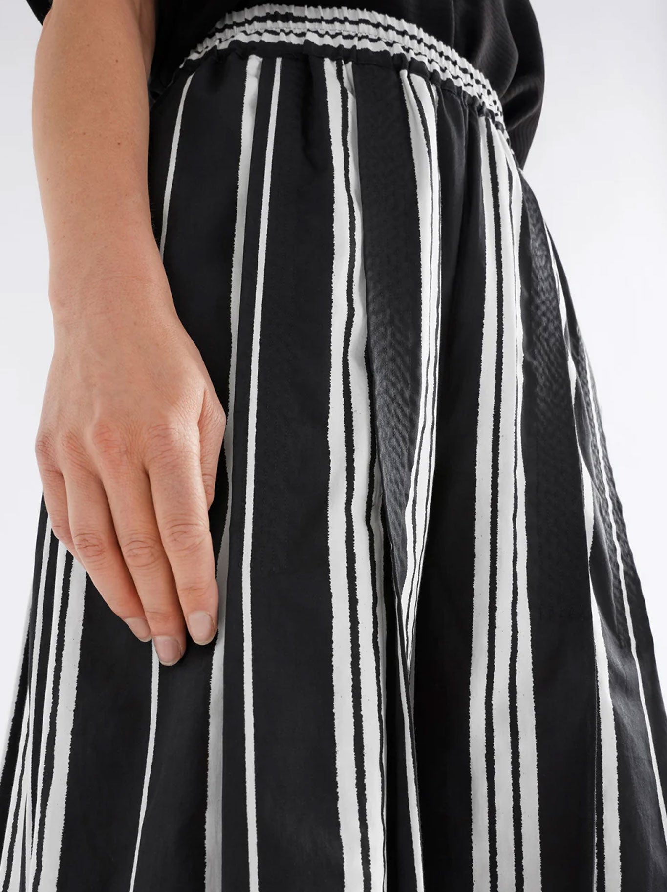 ELK REZA PANT (Fez Print Black)
