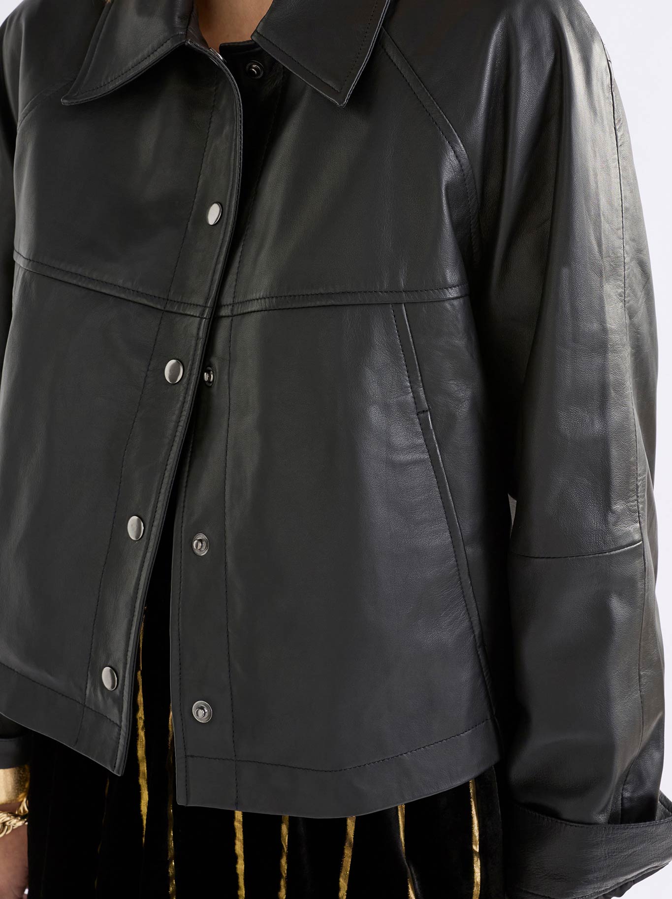 ELK NAHKA LEATHER JACKET (Black)