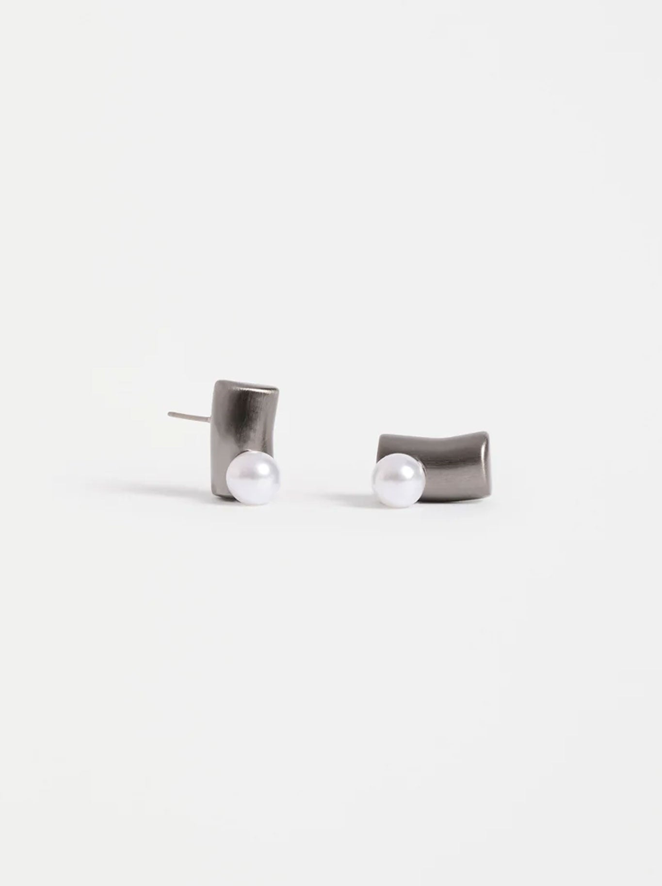 Image of Earrings. Productname: Elk Ahas Stud Earring in Gunmetal colour by brand - Elk