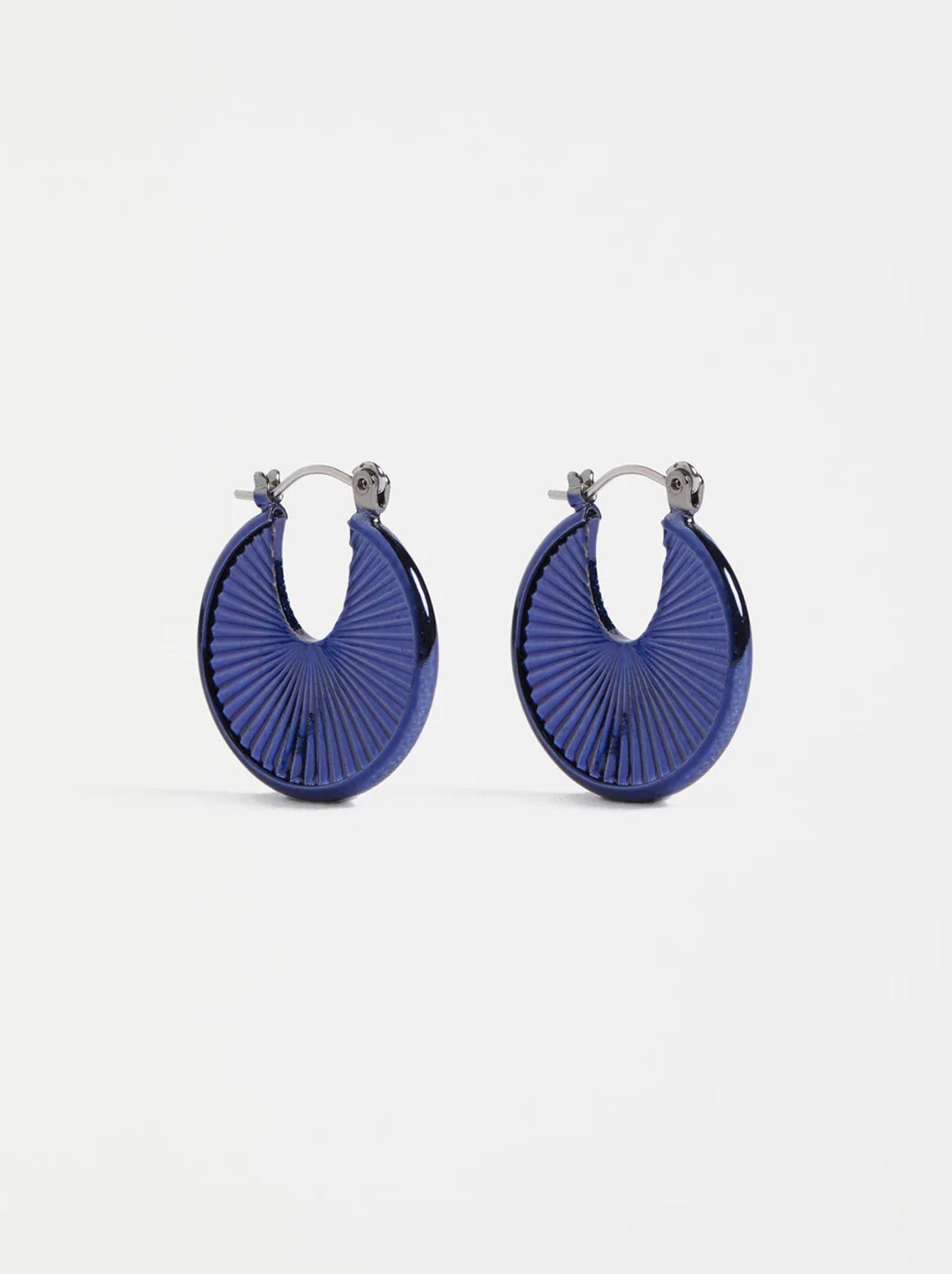 ELK SAKU HOOP EARRING (Milan Green)