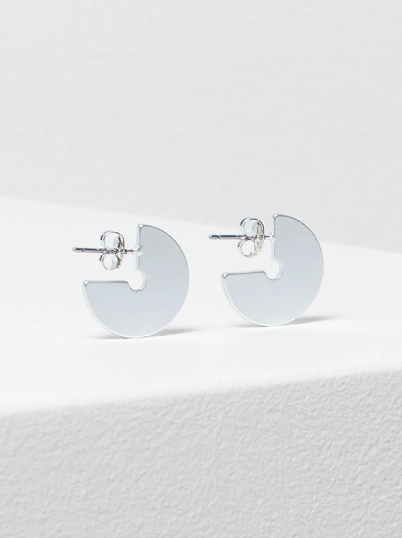 ELK VIVI EARRING (Black)