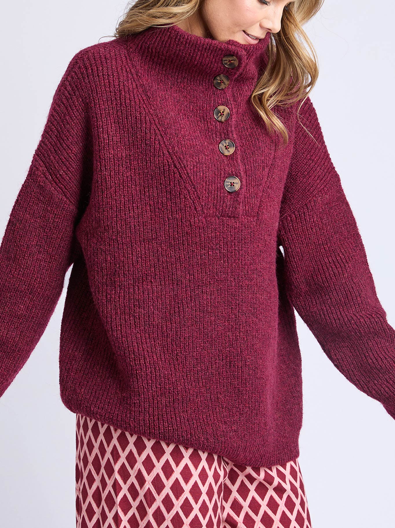 ELM BRON BUTTON KNIT (Maroon)