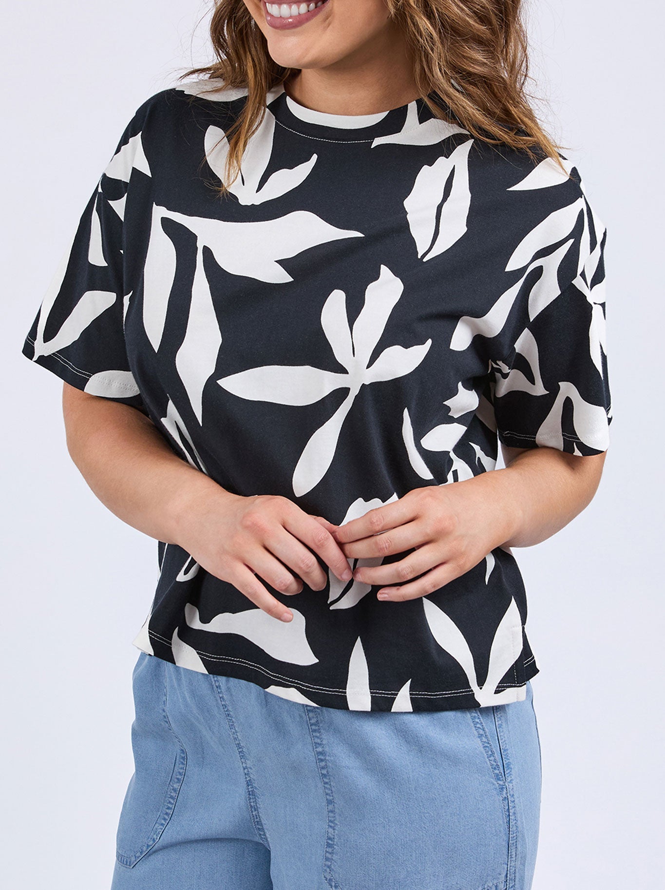 ELM MIMOSA TEE (Black Print)