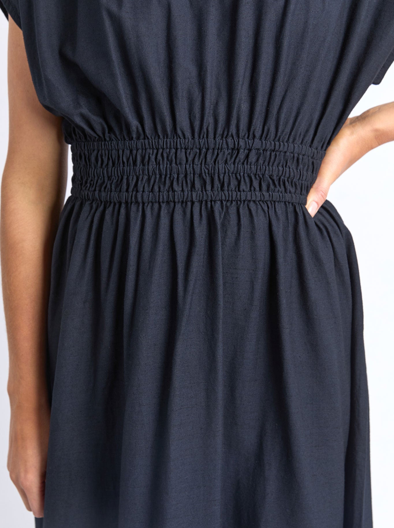 Elm Misty Dress (Navy A)