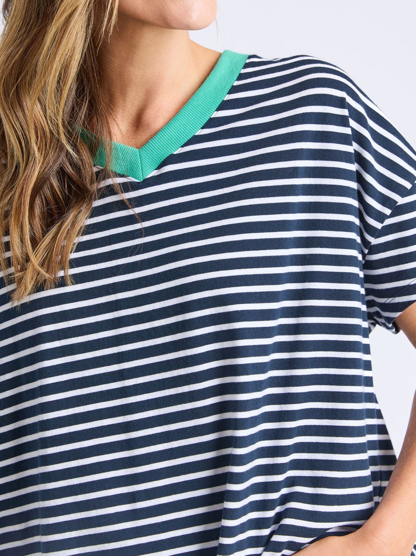 ELM SABRINA TEE (Navy White)