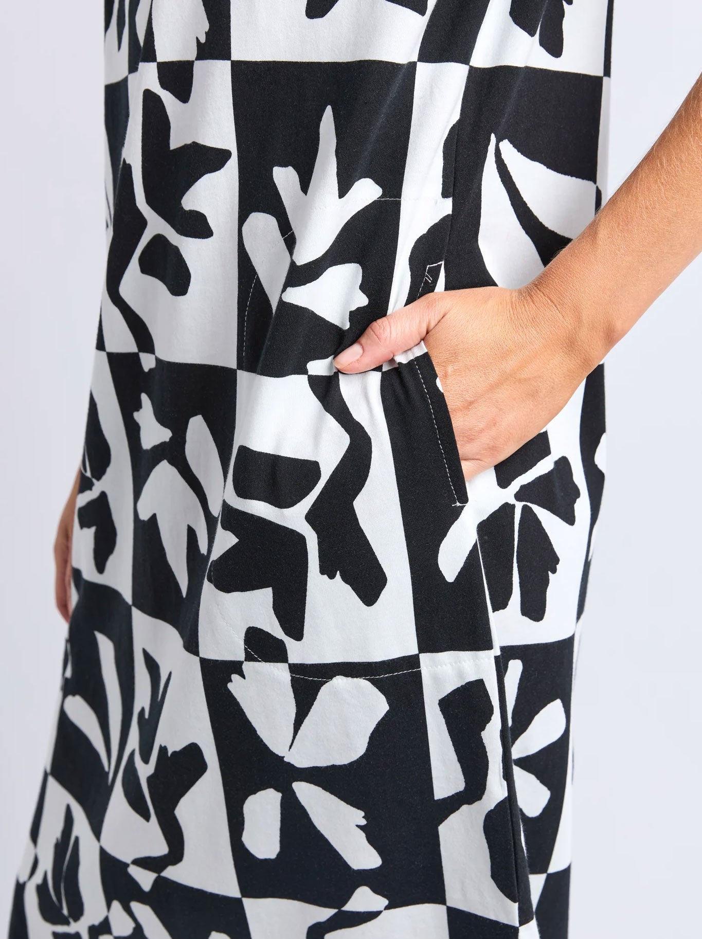 ELM SPLICE DRESS (Black White)