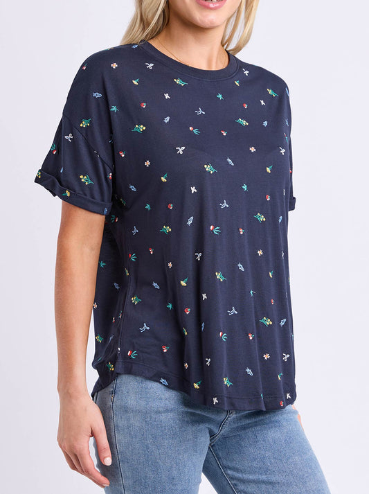 ELM FESTIVE MARKET TEE (Navy)