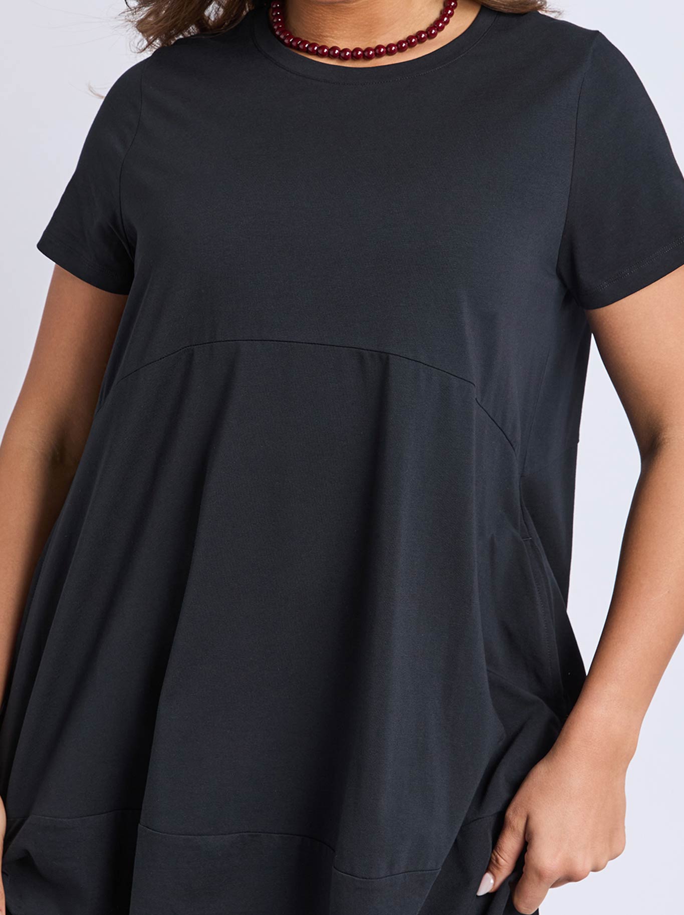 ELM DIANA SHORT SLEEVE DRESS (Black)